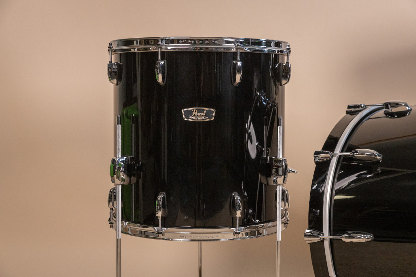 Pearl Wood Fiberglass Reissue Piano Black Drum Set