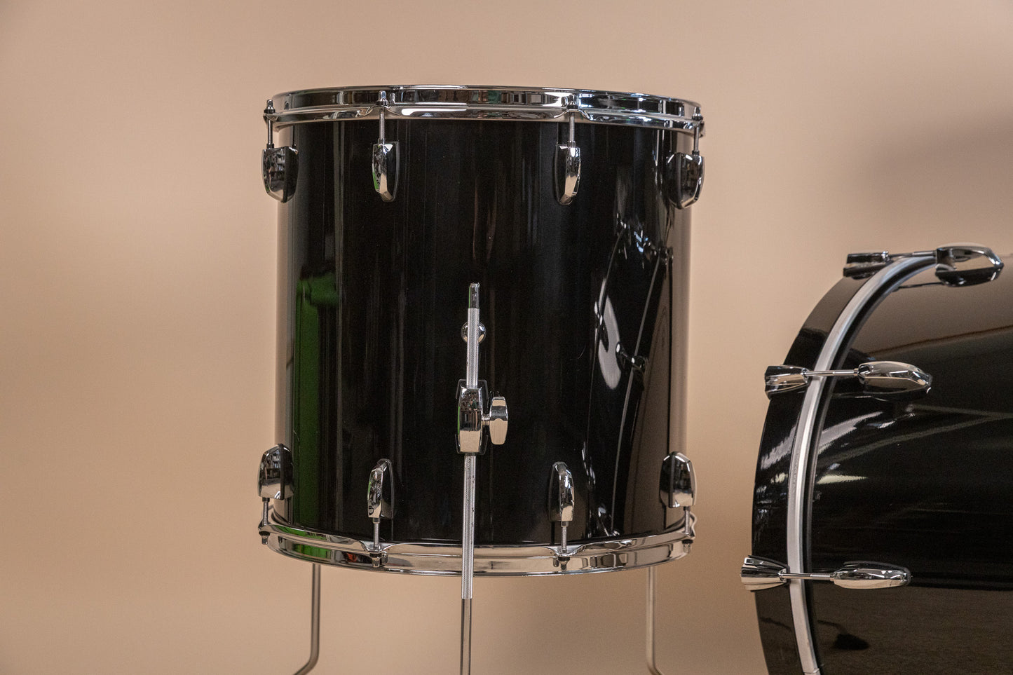 Pearl Wood Fiberglass Reissue Piano Black Drum Set