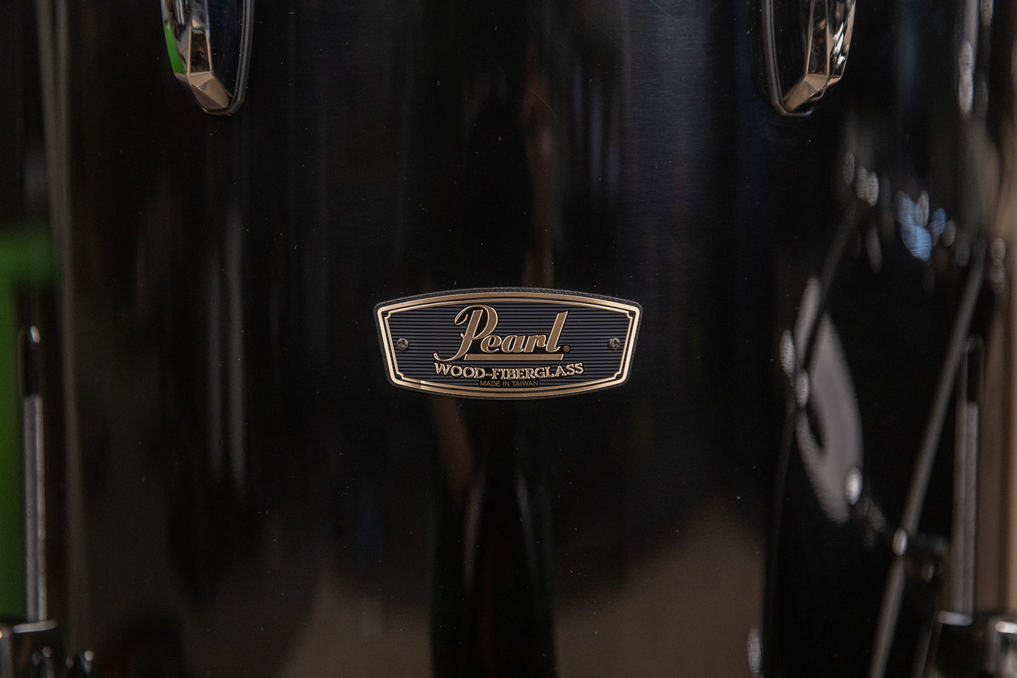 Pearl Wood Fiberglass Reissue Piano Black Drum Set
