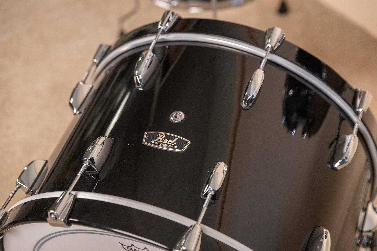 Pearl Wood Fiberglass Reissue Piano Black Drum Set