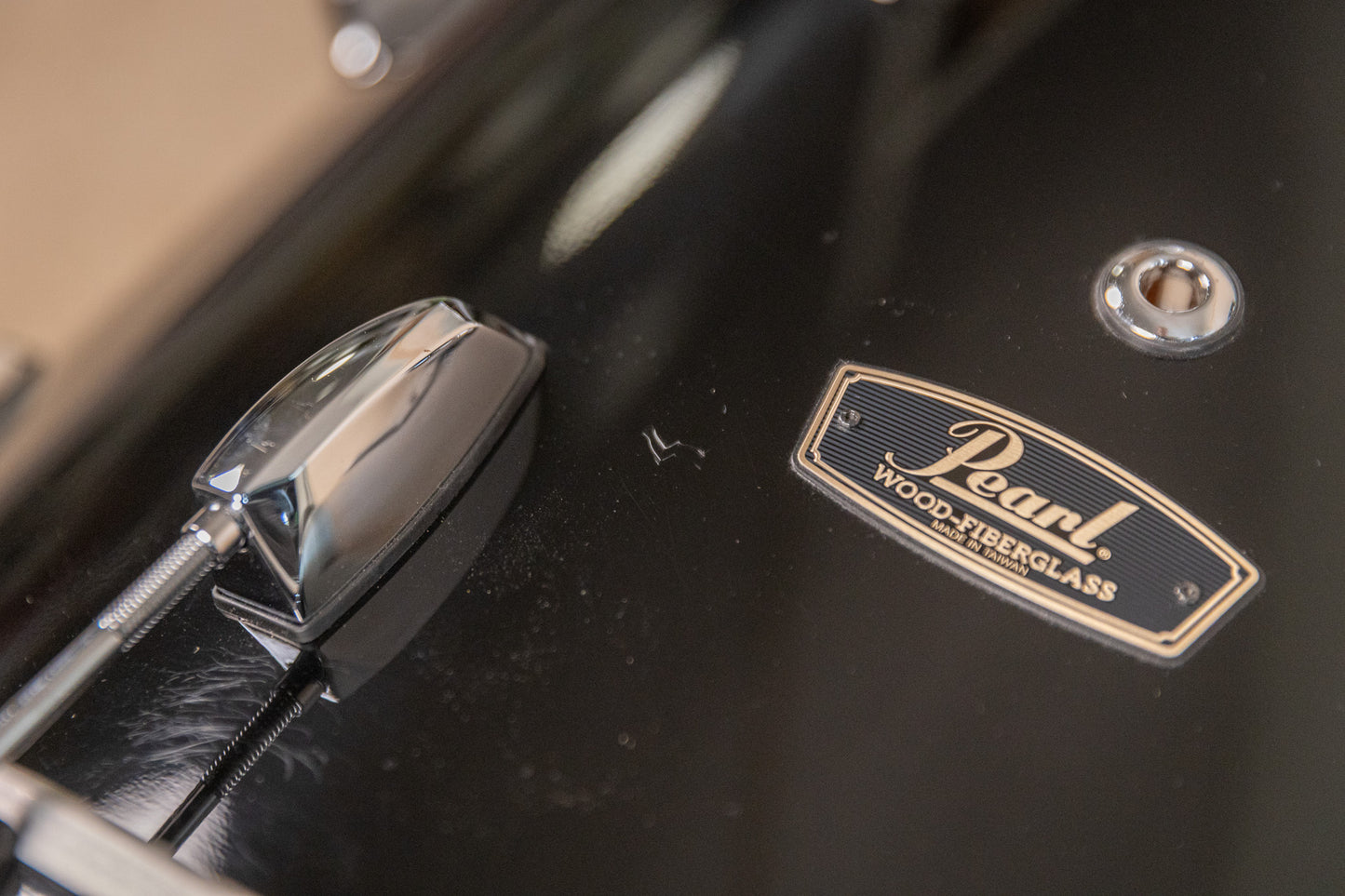 Pearl Wood Fiberglass Reissue Piano Black Drum Set