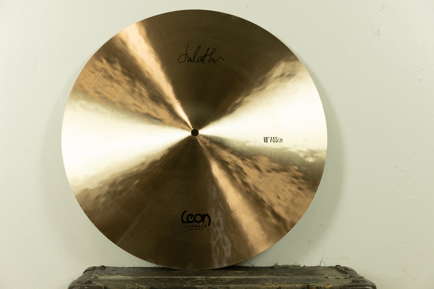 Leon 18" Vintage Medium Thin Crash Cymbal 1350g