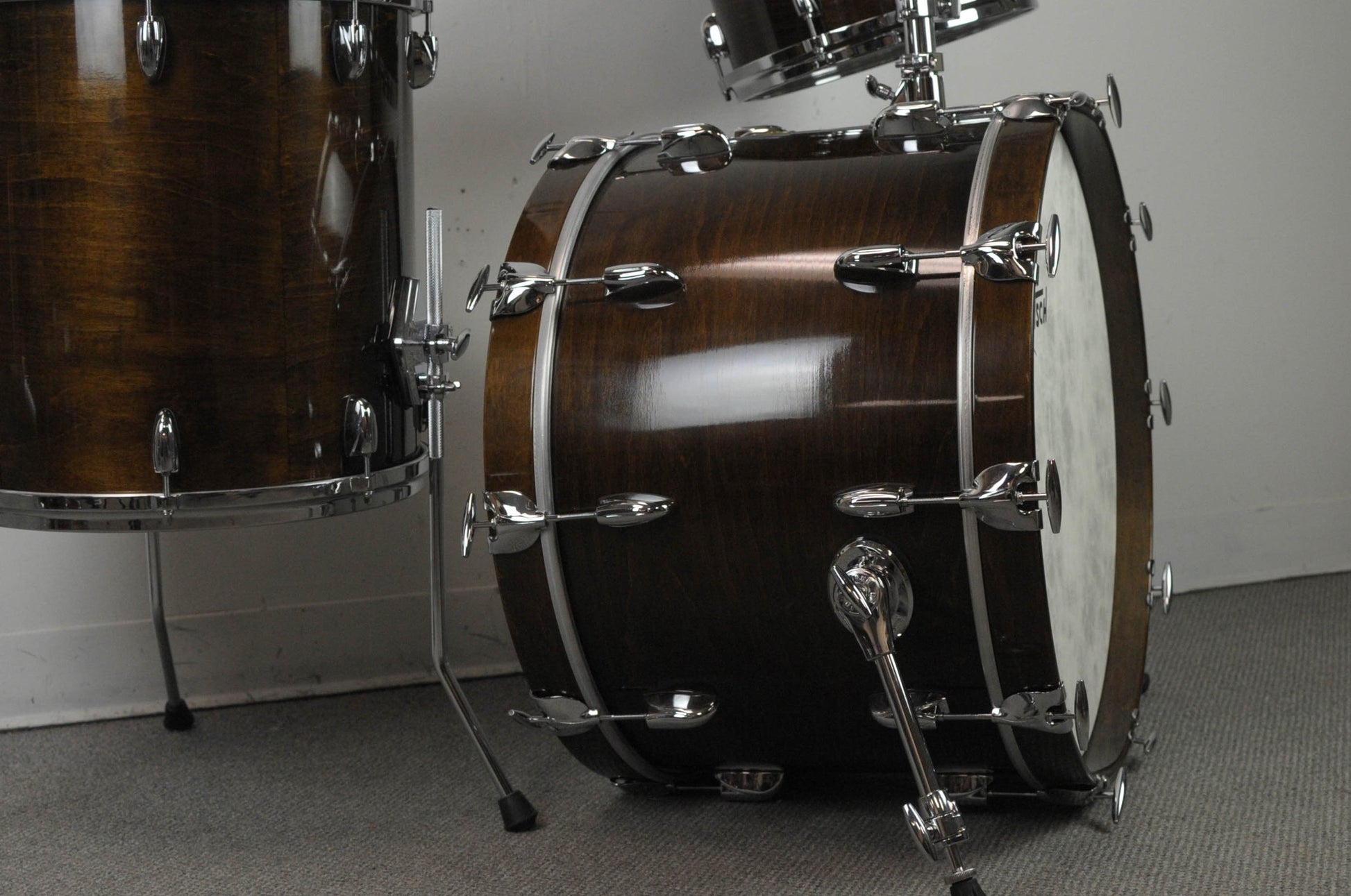Gretsch USA Custom Antique Maple Gloss Drum Set