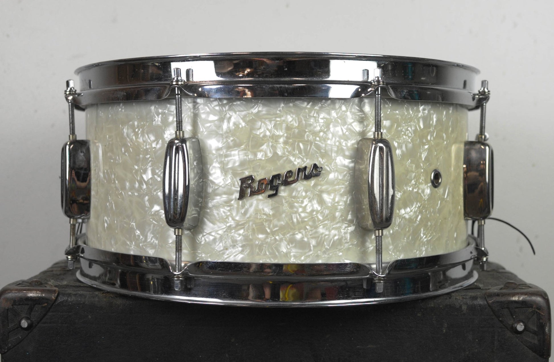 1960 Rogers 6.5x14 Holiday White Marine Pearl Snare Drum