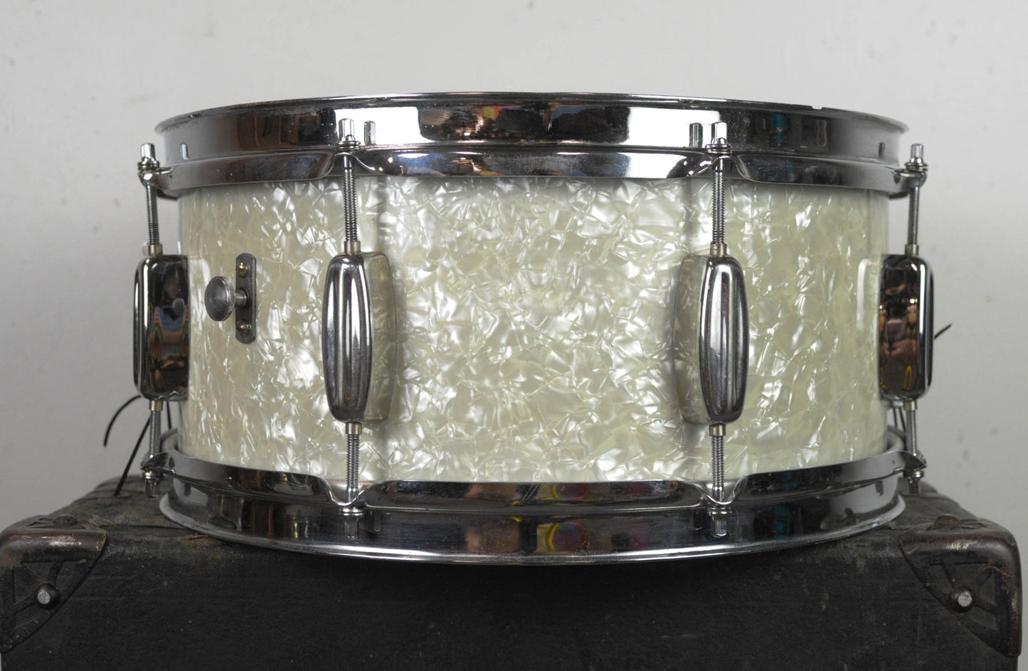 1960 Rogers 6.5x14 Holiday White Marine Pearl Snare Drum