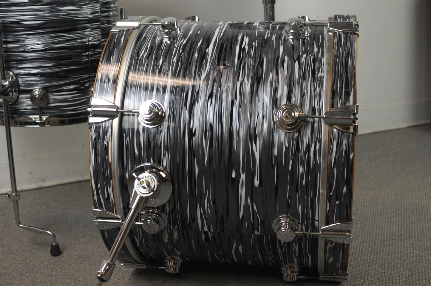 2000 DW Collectors Black Oyster Drum Set