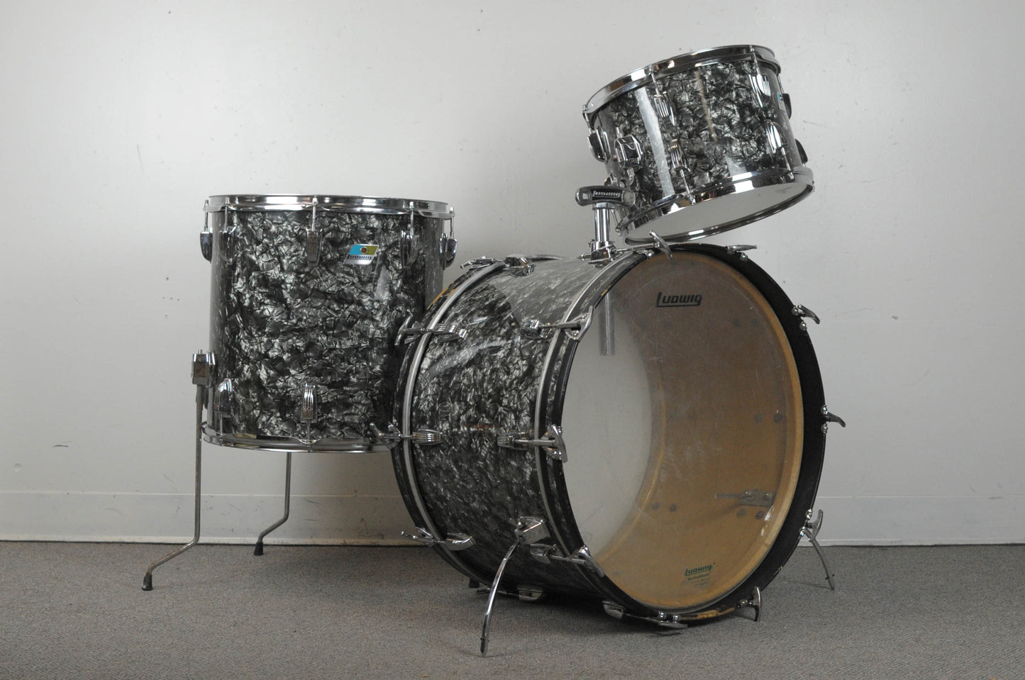 1971 Ludwig "Super Classic" Black Diamond Pearl Drum Set